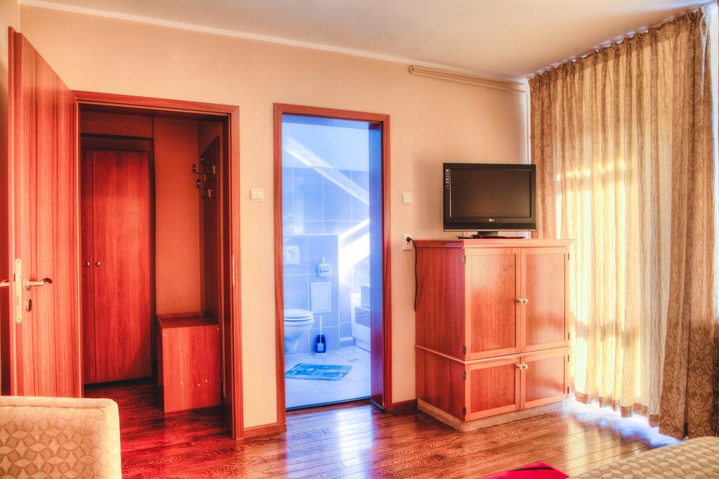 Vila Pinul Si Mesteacanul Ξενοδοχείο Poiana Brasov Εξωτερικό φωτογραφία